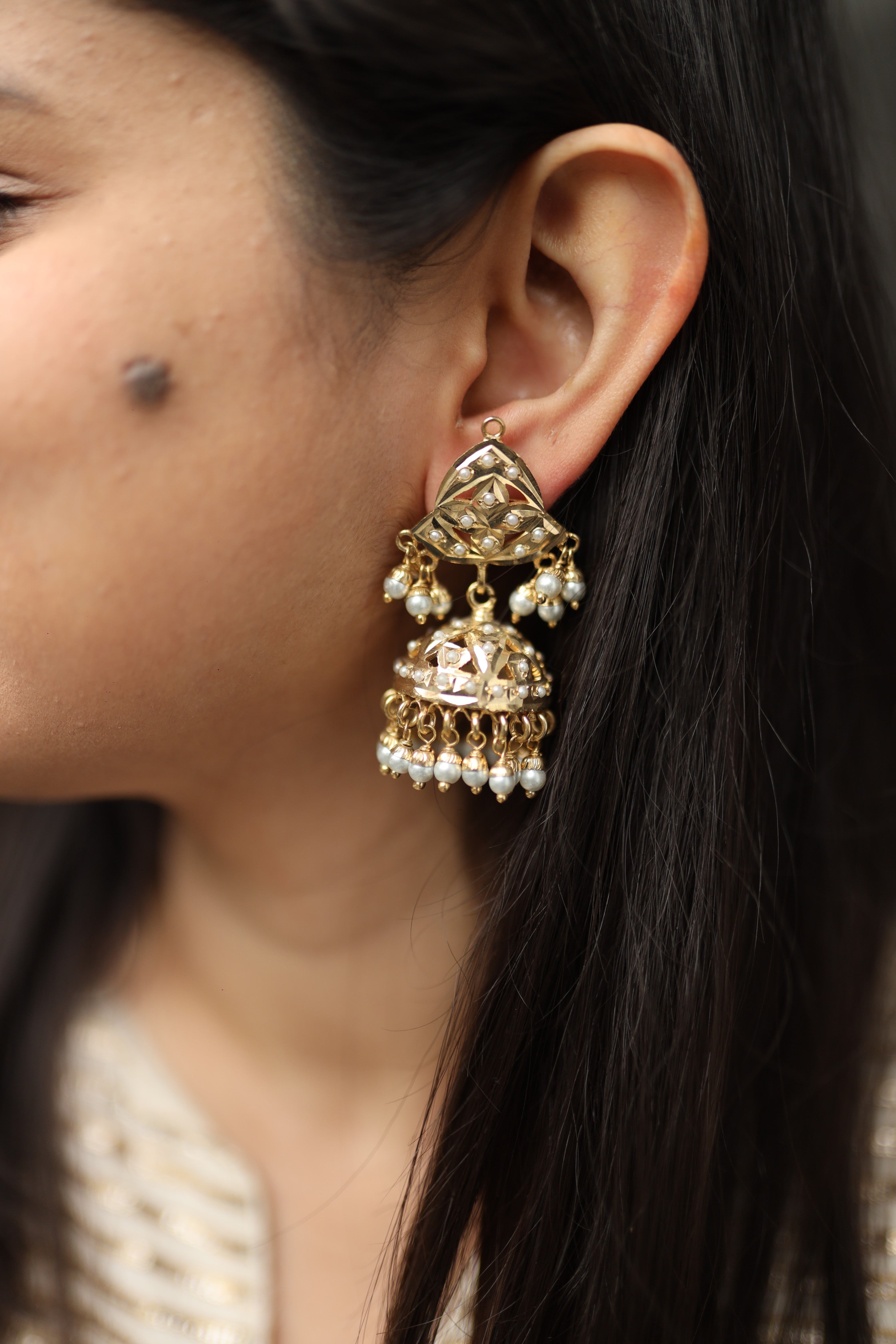 Gold hot sale jadau jhumka