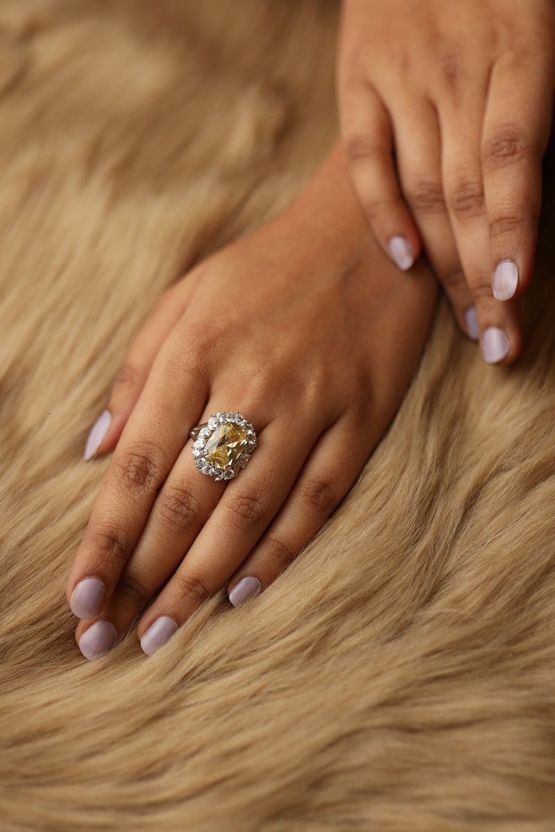Sofia Diamond Ring - Yellow